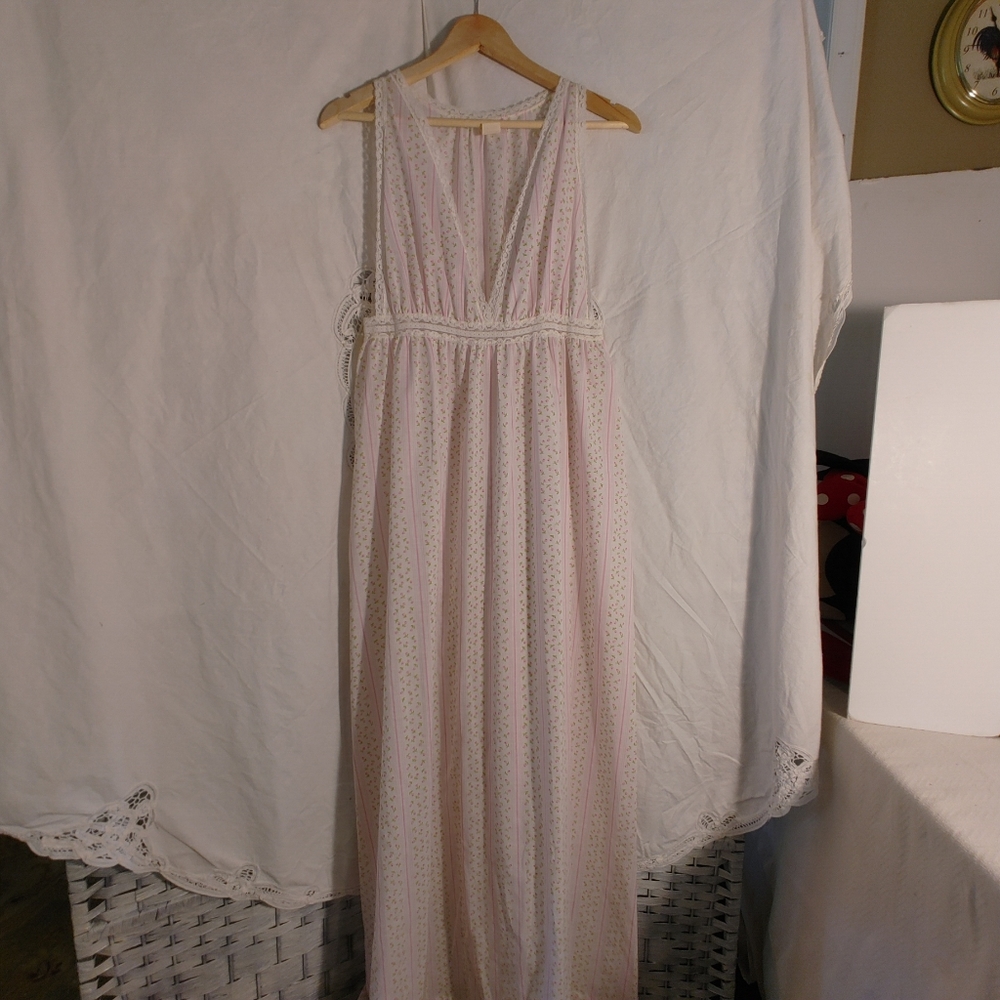 Vintage Long Nightgown Pink Design Size M Lace Detail Atkins